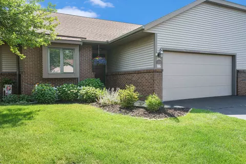 1644 Lakeview Dr, Zeeland, MI 49464
