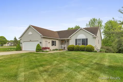 5936 Julie St, Hudsonville, MI 49426