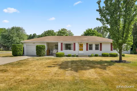 5914 Burton St SE, Grand Rapids, MI 49546