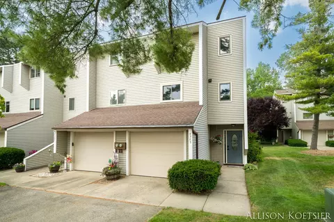 4385 Indian Spring 4 Dr SW, Grandville, MI 49418