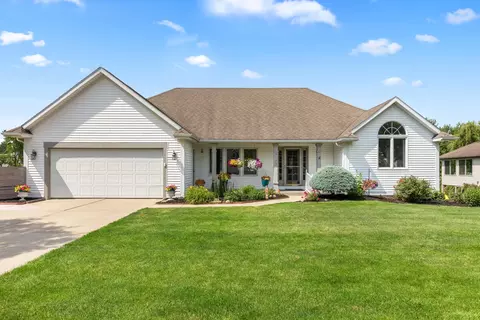 4143 Bulrush Dr NW, Grand Rapids, MI 49534