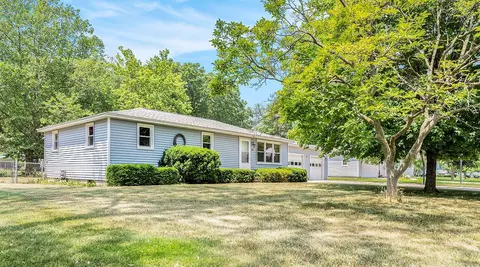 2611 William Ave, Holland, MI 49424