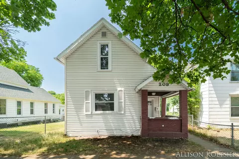 209 Lane Ave SW, Grand Rapids, MI 49504