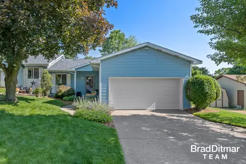 169 Highland View Ct NE, Rockford, MI 49341