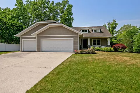 421 Ashton Ct SE, Grand Rapids, MI 49546