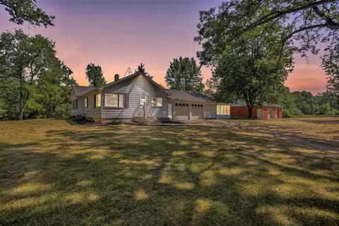 7958 Bowens Mill Rd, Middleville, MI 49333