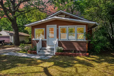 147 Maplelawn St SE, Kentwood, MI 49548