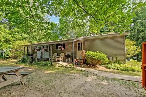4125 170th Ave, Morley, MI 49336
