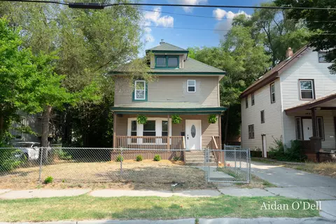 1019 Bates St SE, Grand Rapids, MI 49506