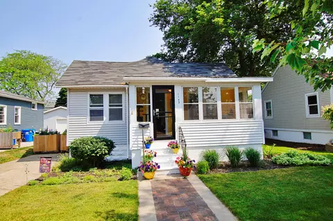 1143 Slayton Ave, Grand Haven, MI 49417