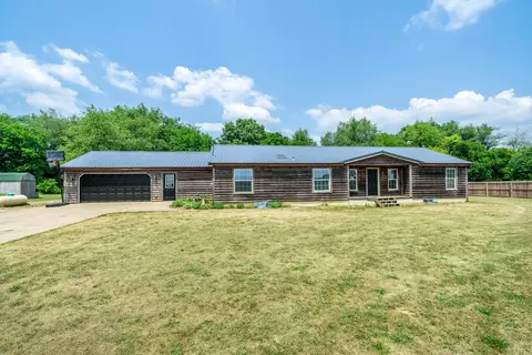 22780 Pinhook Rd, Mendon, MI 49072