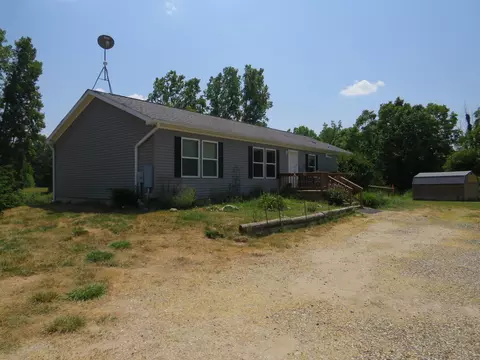 2347 W Maple Rd, Perrinton, MI 48871 photo 2