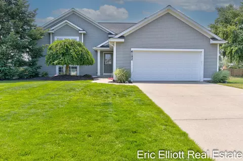 6152 Sheldon Dr, Hudsonville, MI 49426