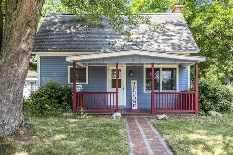 21 S Gibbs St, White Cloud, MI 49349