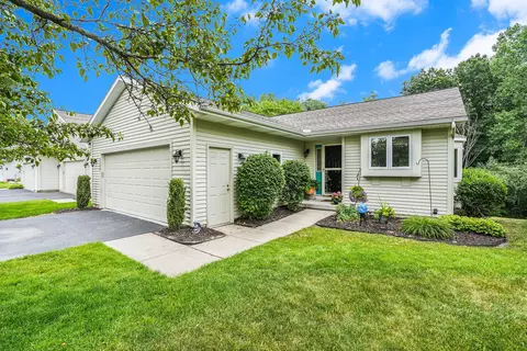 2588 Rolling Ridge Ln NW, Grand Rapids, MI 49534