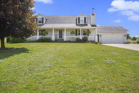 7808 Fillmore St, Zeeland, MI 49464