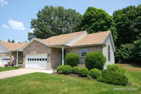 437 Amity St, Douglas, MI 49406