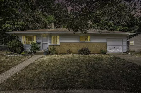 2918 Crestview Ave, Kalamazoo, MI 49006