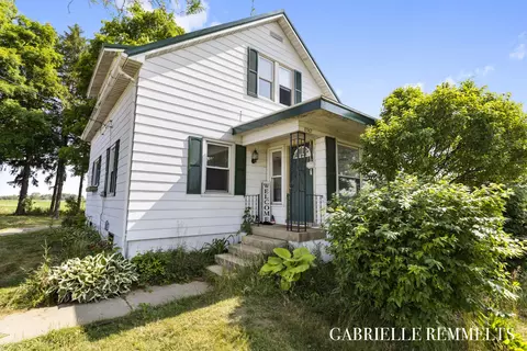 8567 W 48th St, Fremont, MI 49412