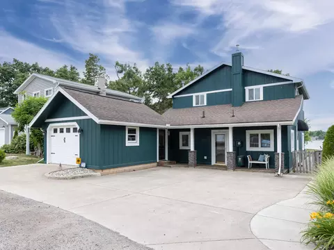 335 Oakwood Ave, Clarklake, MI 49234