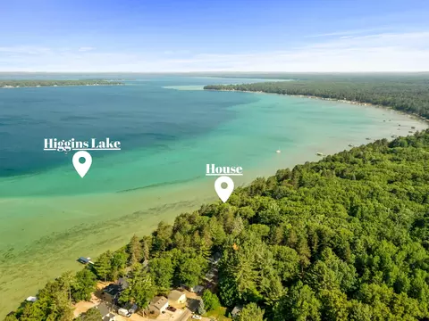 211 Chaney Point Dr, Roscommon, MI 48653 photo 3