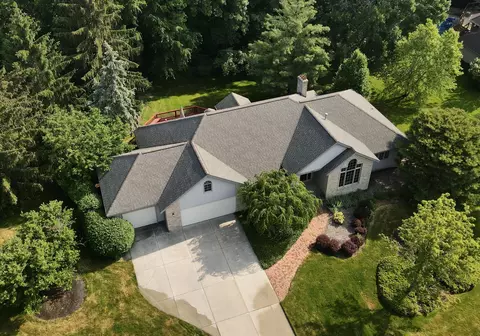 341 Normandy Ct SW, Grandville, MI 49418