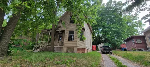 435 N Dexter St, Ionia, MI 48846