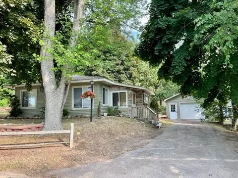 10789 Lake St, Chippewa Lake, MI 49320