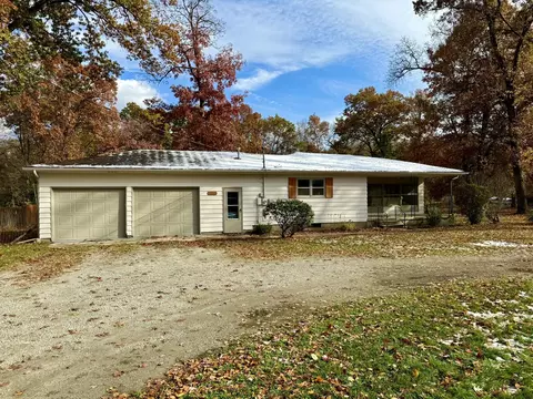 70101 State Line Rd, Edwardsburg, MI 49112