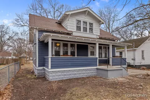 3024 8th St, Muskegon Heights, MI 49444