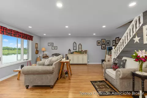 349 Clear Lk, Dowling, MI 49050 photo 6