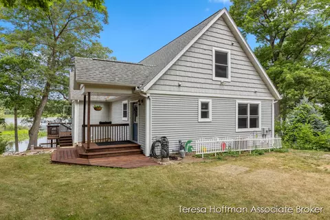 349 Clear Lk, Dowling, MI 49050 photo 3