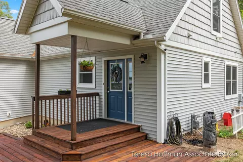 349 Clear Lk, Dowling, MI 49050 photo 4