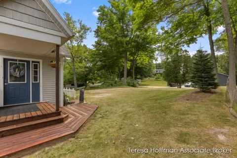 349 Clear Lk, Dowling, MI 49050 photo 5