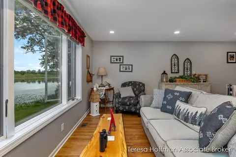 349 Clear Lk, Dowling, MI 49050 photo 9