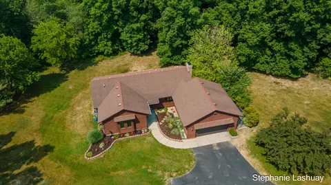 2554 Knapp St NE, Grand Rapids, MI 49505