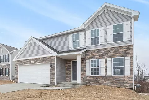 13772 Deer Creek Dr, South Haven, MI 49090