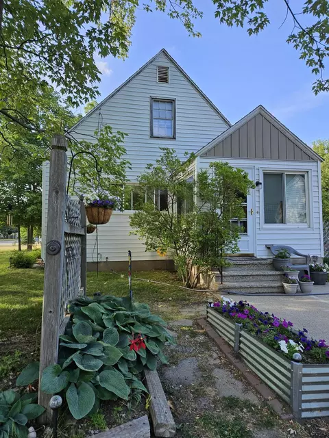 4070 Ivanrest Ave SW, Grandville, MI 49418