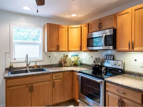 233 E Clark St, Jackson, MI 49203 photo 9