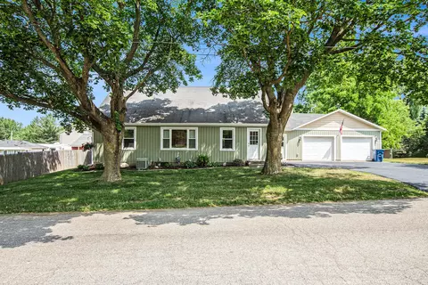 424 W Day St, Stanton, MI 48888 photo 2