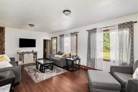 424 W Day St, Stanton, MI 48888 photo 4