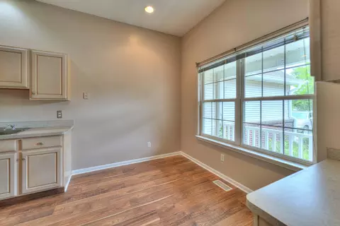 868 Chamberlain Ct, Jackson, MI 49203 photo 5