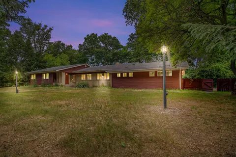 1828 N Walmont Rd, Jackson, MI 49203