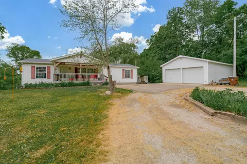 553 S State St, Nashville, MI 49073