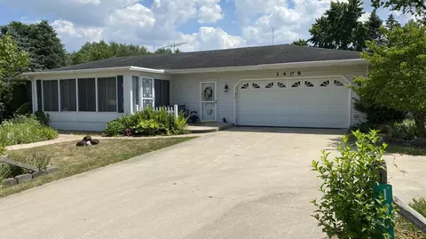 1408 Apple Ln, Niles, MI 49120