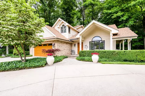 3320 Wyndwicke Dr, St. Joseph, MI 49085