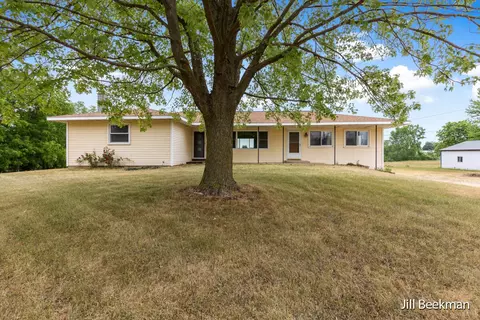 1845 144th Ave, Dorr, MI 49323