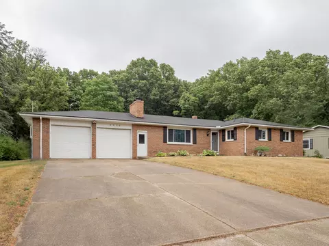 6826 Springbrook Ln, Kalamazoo, MI 49004