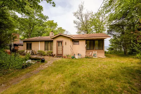 5760 Dunham Path, Stevensville, MI 49127