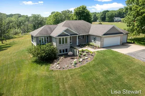 2705 Buttrick Ave SE, Ada, MI 49301
